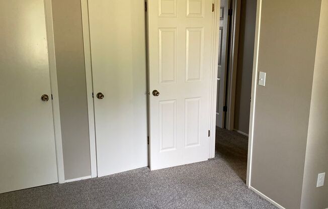 2 beds, 1 bath, 869 sqft, $1,139, Unit 2872B