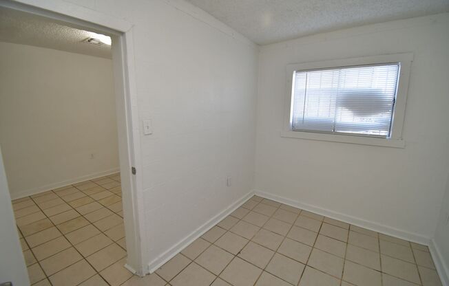 2 beds, 1 bath, $1,050