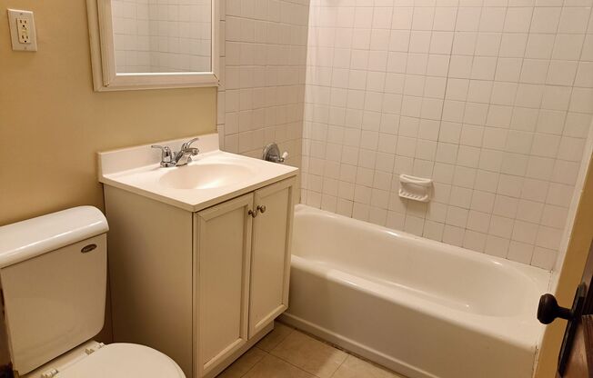 2 beds, 1 bath, $1,395