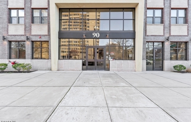 90 Clinton Ave