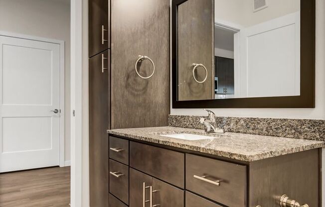 Studio, 1 bath, 678 sqft, $1,406, Unit 214
