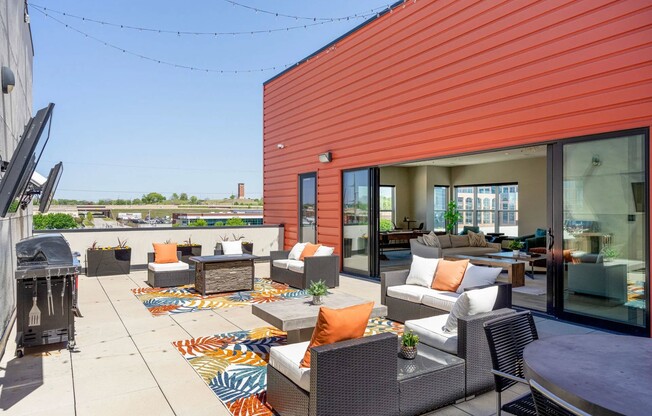 Relax in style at Flats on Archer where rooftop elegance meets urban living. Enjoy spacious lounge areas with stunning views, perfect for gatherings or quiet moments. Explore the vibrant lifestyle waiting for you. Schedule your visit today!