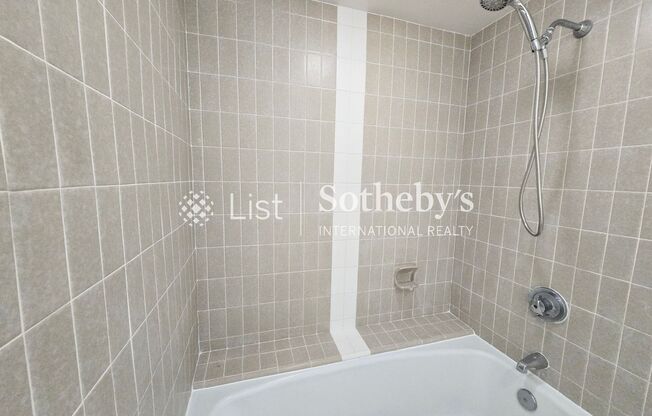 1 bed, 1 bath, $2,800, Unit #1903