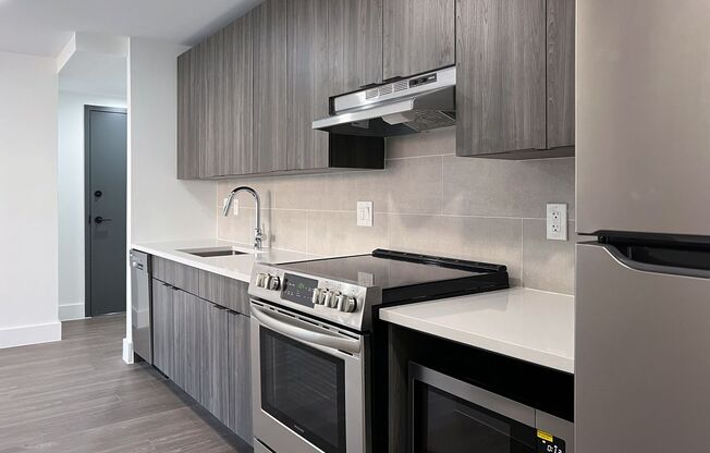 2 beds, 1 bath, 603 sqft, $1,825, Unit 5950-106