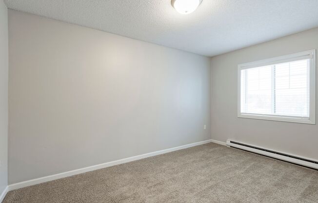 3 beds, 1 bath, 1,100 sqft, $1,895, Unit 145507R