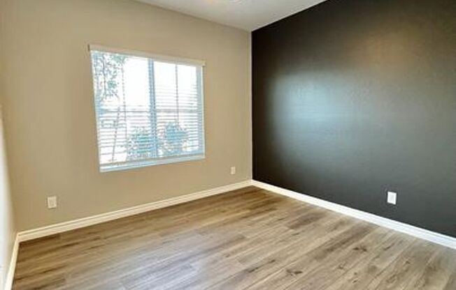 3 Bedroom 2.5 Bathroom Townhome - Pet Friendly.