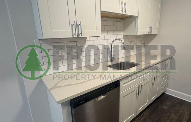 Studio, 1 bath, 465 sqft, $895, Unit 6244 Oakland Ave #103