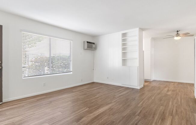 La Mesa 1b/1ba with Onsite Laundry, Parking, AC, and More!