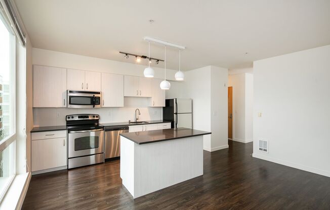 1 bed, 1 bath, 640 sqft, $1,995, Unit 411