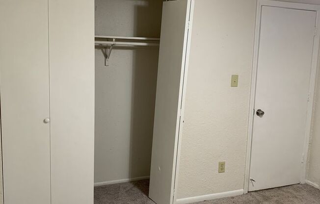 2 beds, 1 bath, 700 sqft, $865, Unit 9022