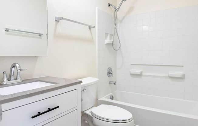 2 beds, 1 bath, $1,995, Unit 24