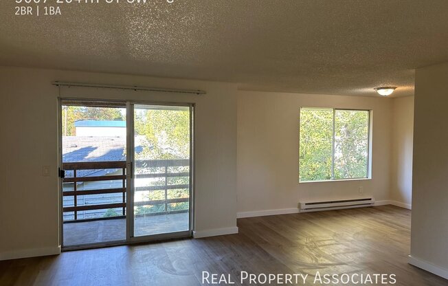 5607 204 ST SW