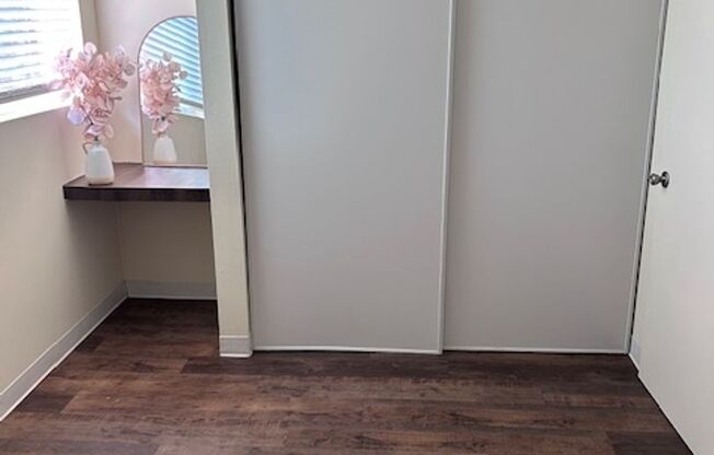 1 bed, 1 bath, 450 sqft, $1,095, Unit 216