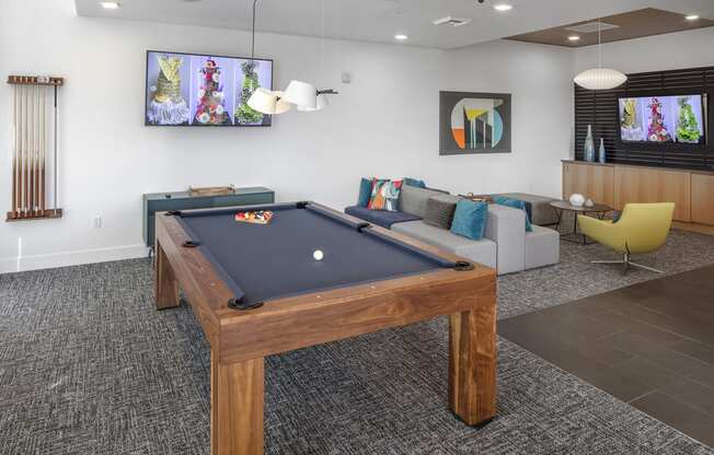 ArcCentral_Beaverton_OR_Amenity_CommunityRoomPoolTable