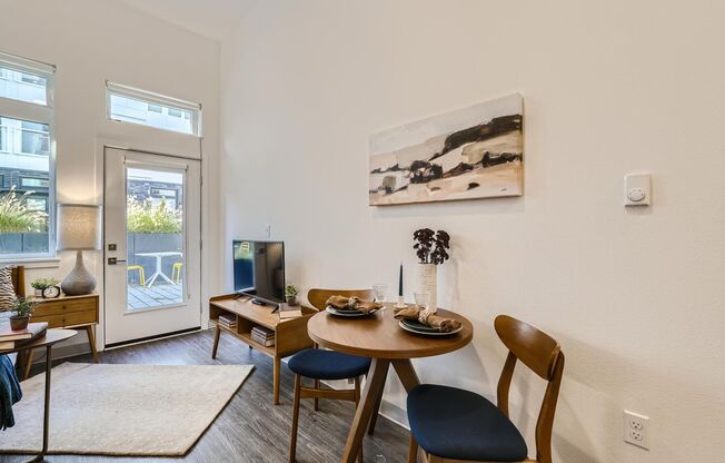 Studio, 1 bath, 308 sqft, $1,650, Unit 109 - Furnished