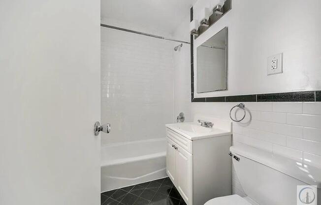 Studio, 1 bath, $2,500, Unit 4C