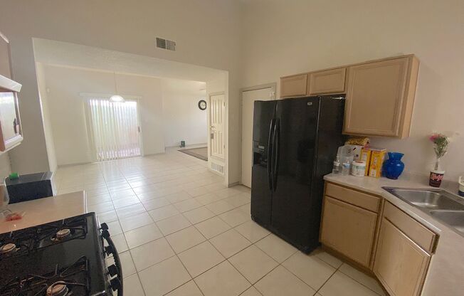 3 beds, 2 baths, $1,435