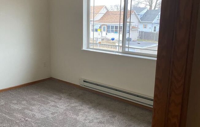 3 beds, 1 bath, $1,500