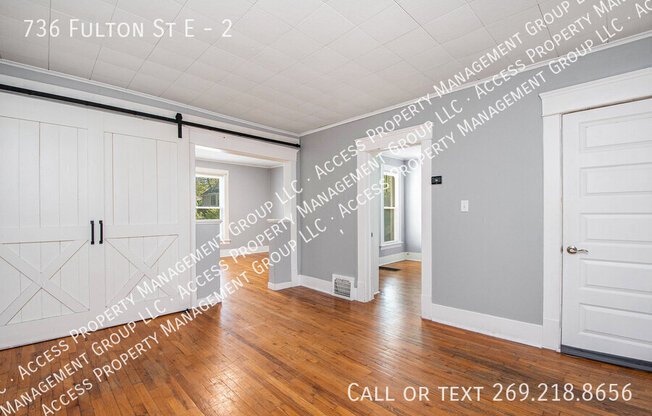 736 FULTON ST E