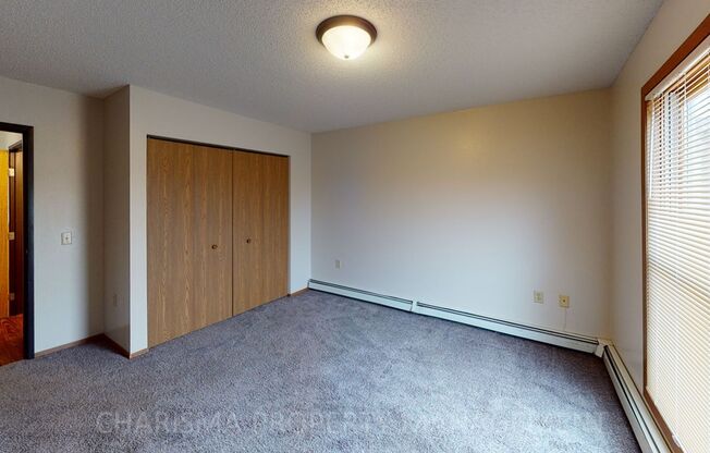 1 bed, 1 bath, 839 sqft, $825, Unit 3500 S Sertoma Ave #12