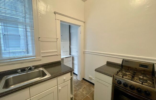 Studio, 1 bath, 356 sqft, $1,395