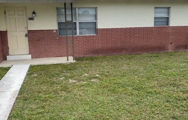 2 bedroom, 1 bathroom Duplex in North Ft Pierce