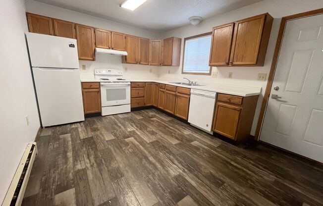 3 beds, 1.5 baths, 1,145 sqft, $1,025, Unit 300-3