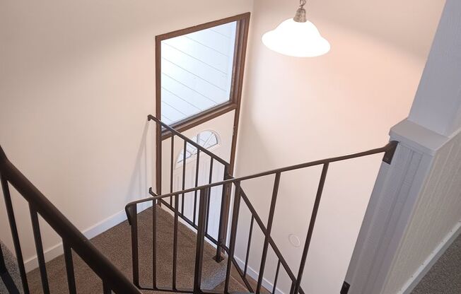 2 beds, 1.5 baths, 1,050 sqft, $2,049, Unit 214-776C