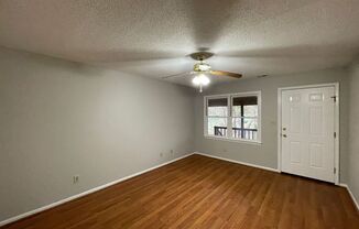 2 beds, 1 bath, $795, Unit 1135 Bridges Unit C