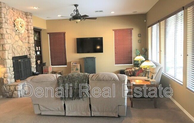 392 W ASTER DR