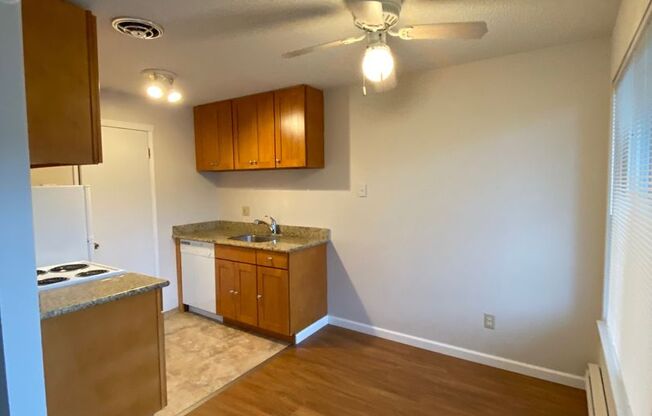 2 beds, 1 bath, 890 sqft, $1,500, Unit 304