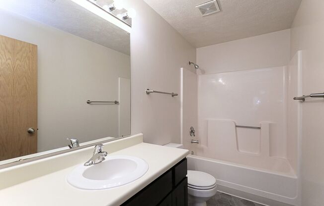 2 beds, 2 baths, 1,147 sqft, $1,335, Unit AL-78