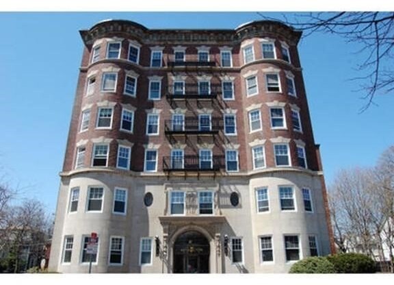1 bed, 1 bath, 850 sqft, $4,500, Unit 62