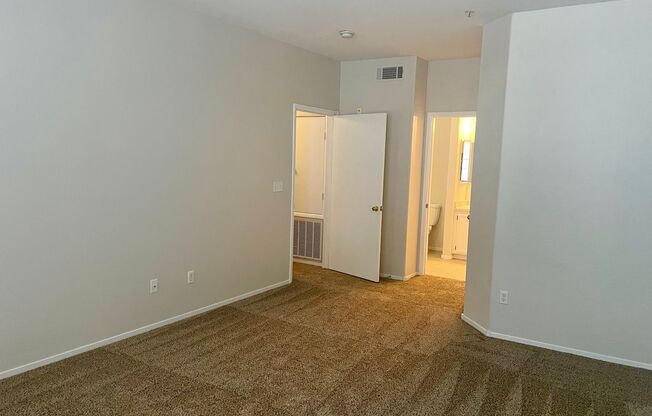 3 beds, 2 baths, $1,695, Unit # 1008