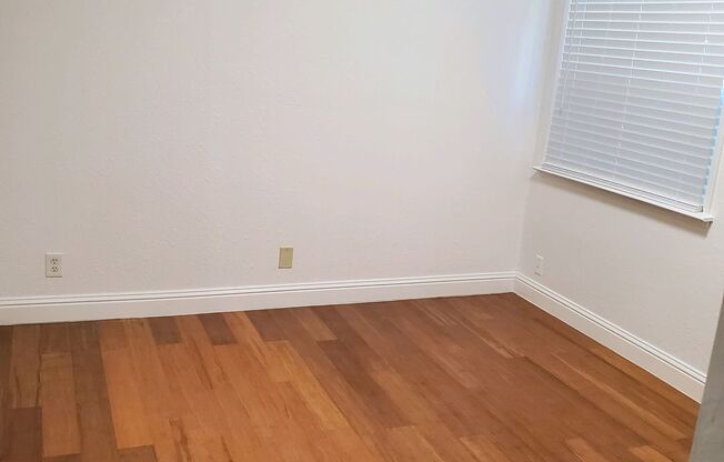 2 beds, 1 bath, $1,985