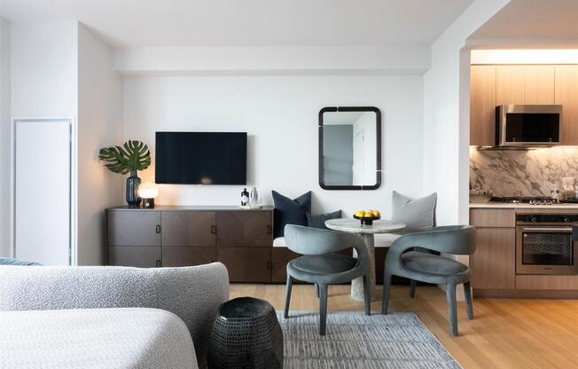 1 bed, 1 bath, $3,667, Unit 816