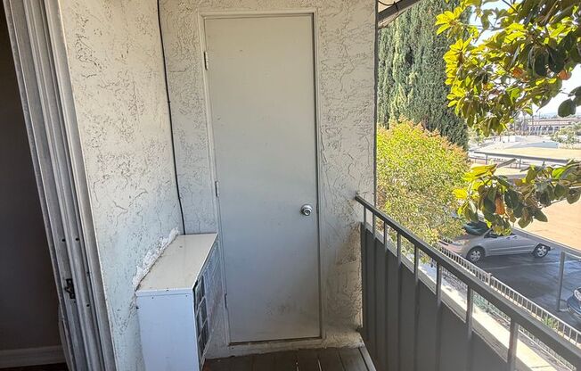 2 beds, 1 bath, 772 sqft, $2,325, Unit 37