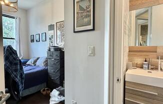 376 GRAHAM AVE