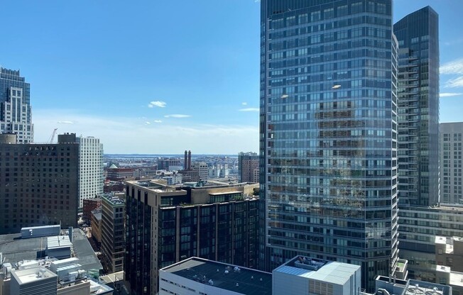 1 bed, 1 bath, 735 sqft, $4,000, Unit 25R