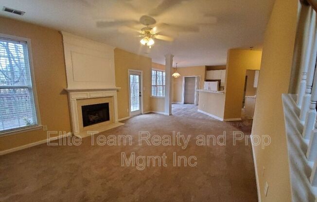 10903 CHASTAIN PARC DR