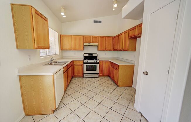 3 beds, 2 baths, $1,695