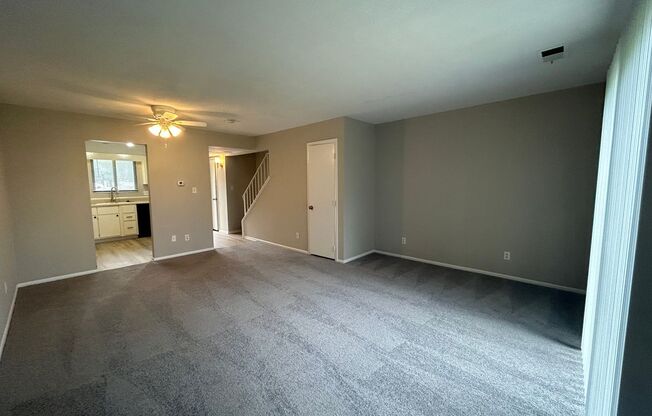 2 beds, 1.5 baths, 1,100 sqft, $1,099