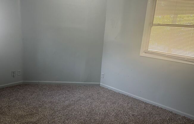 4 beds, 1 bath, $1,720