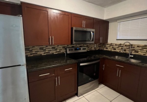2498 SW 17 ST