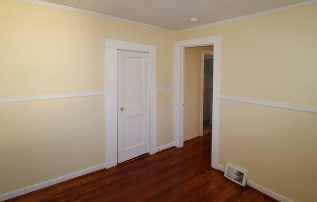 3 beds, 1 bath, $1,550