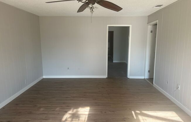 2 beds, 1 bath, $1,195