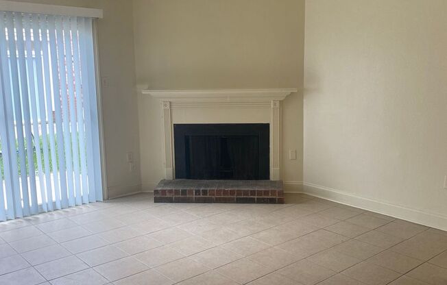 2 beds, 1.5 baths, 1,100 sqft, $925, Unit 1763-1