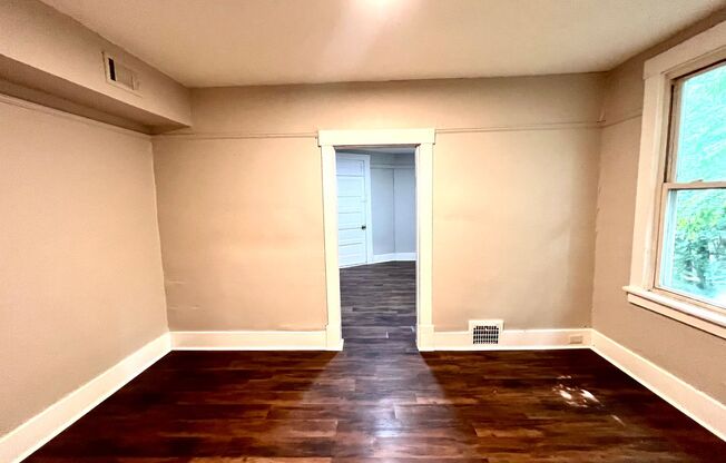 2 beds, 1 bath, 900 sqft, $595, Unit 3rd Floor