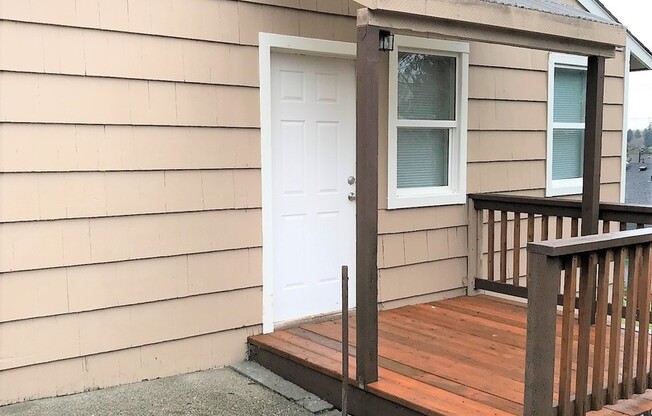 One Bedroom Cottage Duplex in Sheridan Park