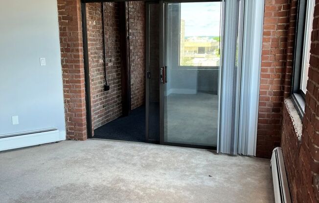 1 bed, 1 bath, 800 sqft, $2,075, Unit 45-521